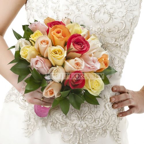 Wedding bouquet of multi-coloured roses 'Sauternes'
