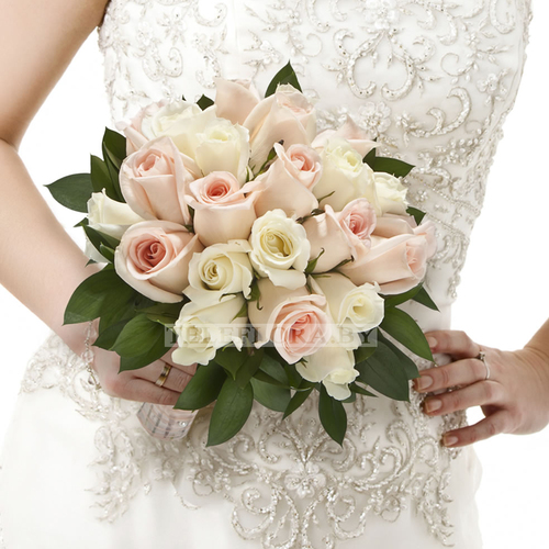 Wedding bouquet of roses 'Princess'