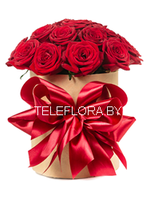 Red roses in a Hat Box
